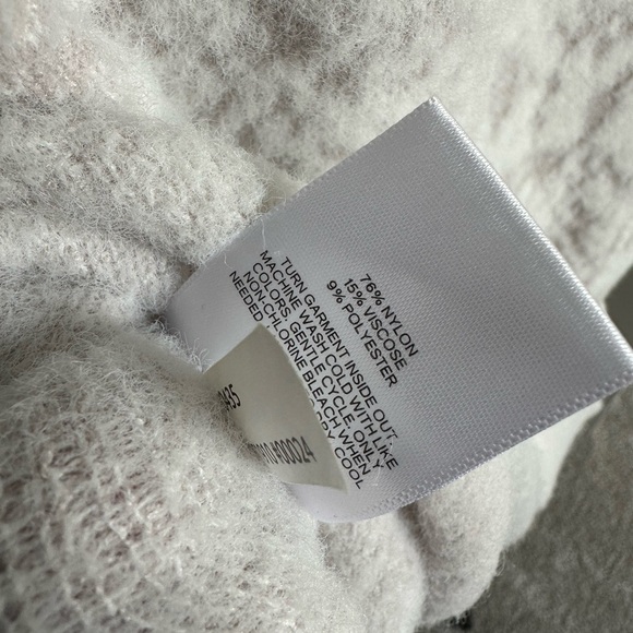 Women’s Express V-Neck Snake Skin Oversized Sweater-Size L - Picture 4 of 9